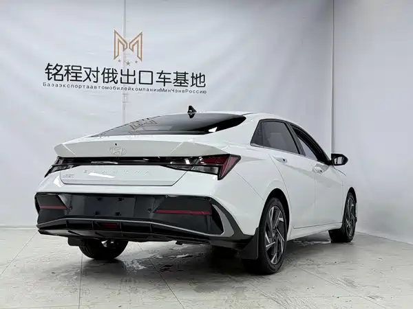 Hyundai Elantra 2023