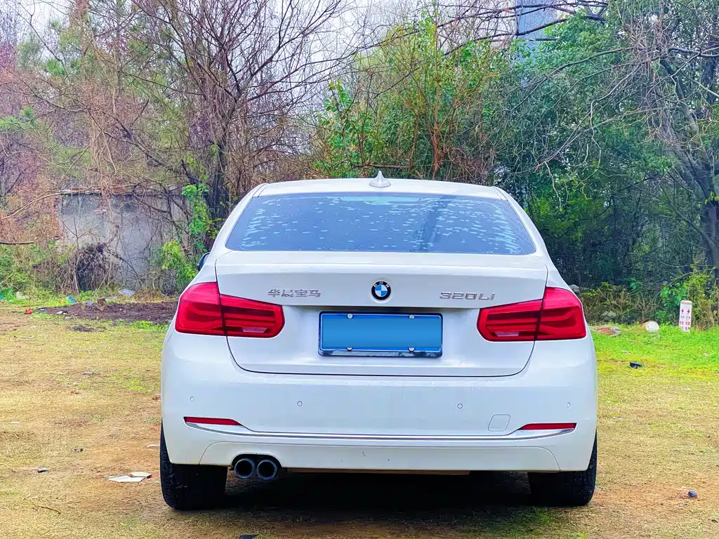 BMW 3 Series 2017 — фото 14