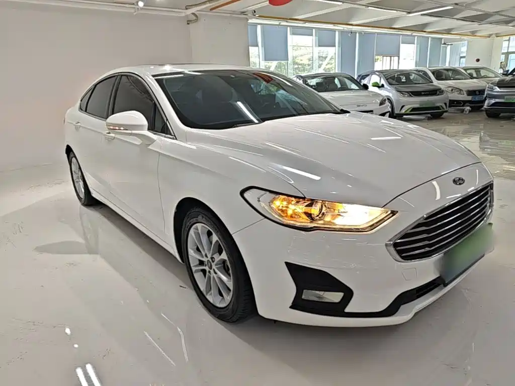 Ford Mondeo 2021 — фото 4