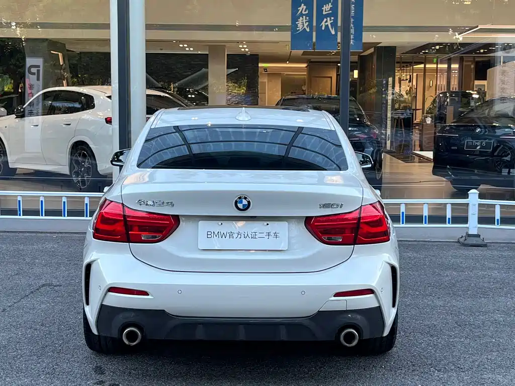 BMW 1 Series 2019 — фото 6