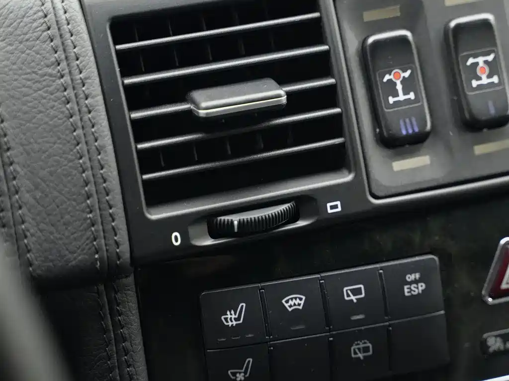 Mercedes-Benz G-Class AMG 2010 — фото 15
