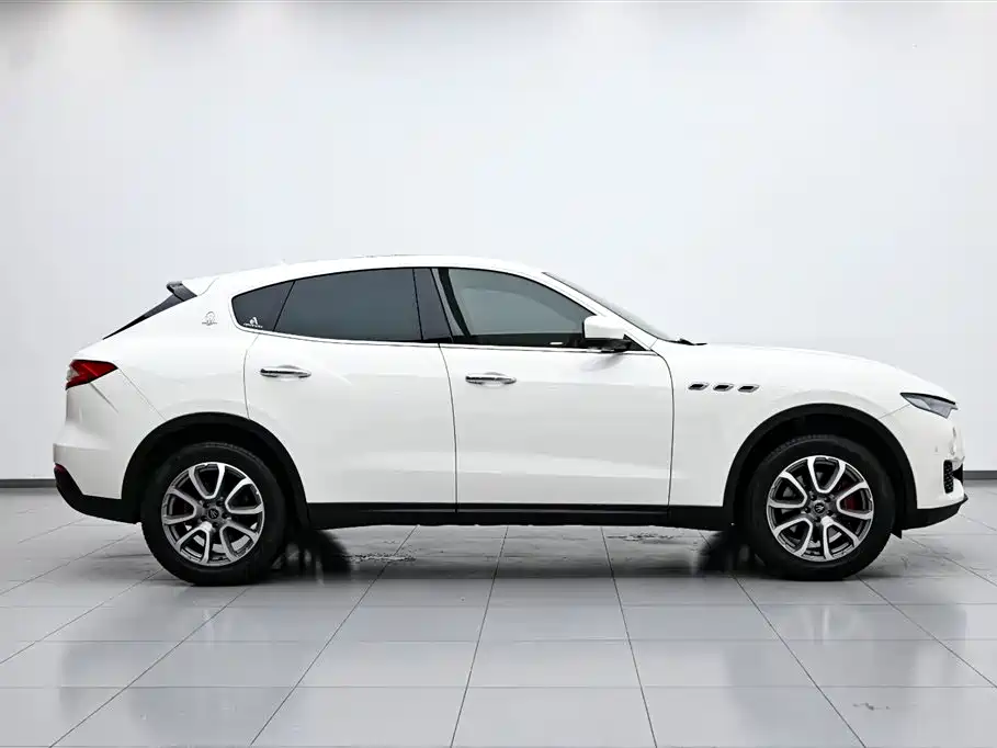 Maserati Levante 2020 — фото 6