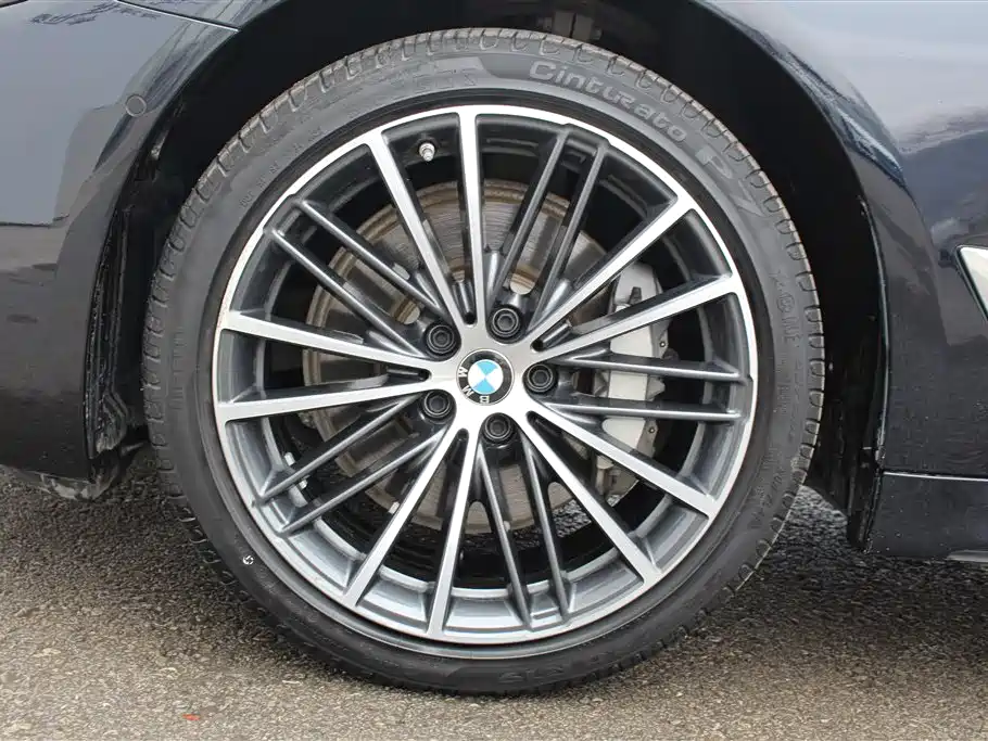BMW 5 Series 2023 — фото 13