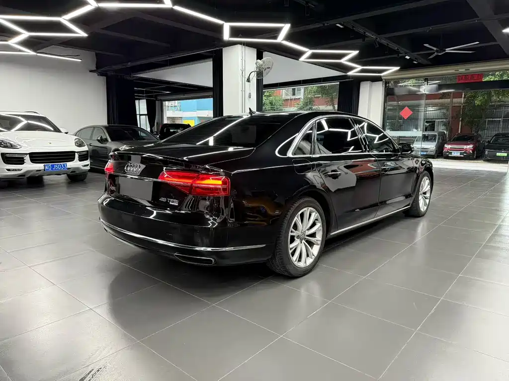 Audi A8 2015 — фото 4