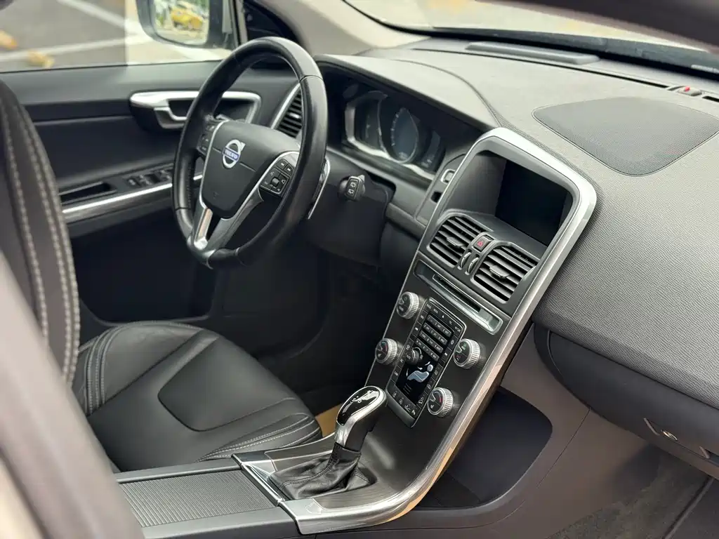 Volvo XC60 2015 — фото 13