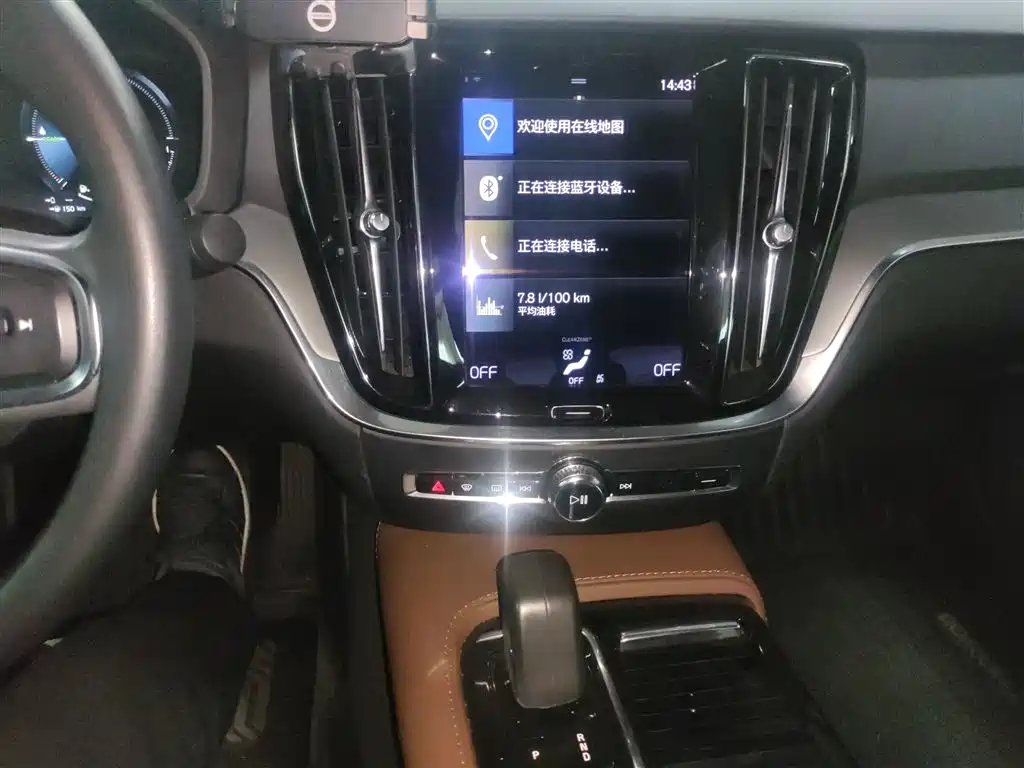 Volvo S60 PHEV 2022 — фото 13