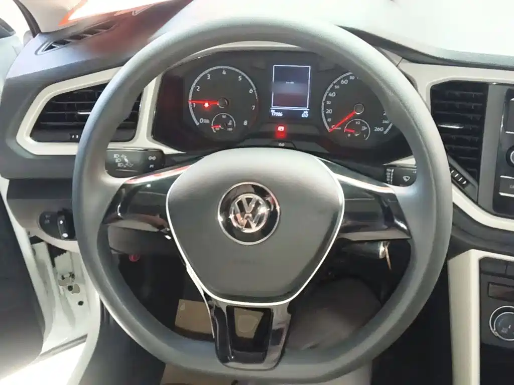 Volkswagen T-Roc 2019 — фото 11