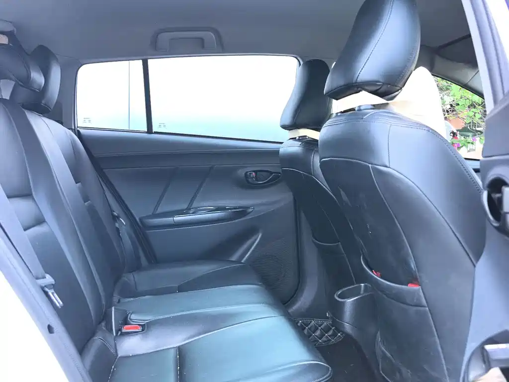 Toyota Yaris L 2021 — фото 19