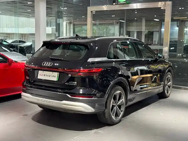Audi Q5 E-Tron 2024