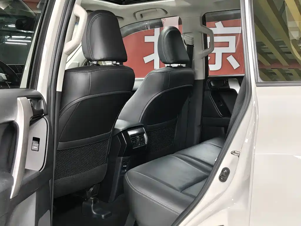 Toyota Prado 2017 — фото 9