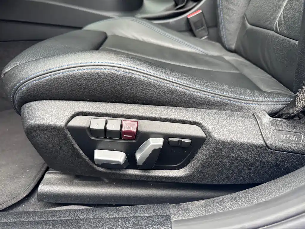 BMW 3 Series 2018 — фото 15