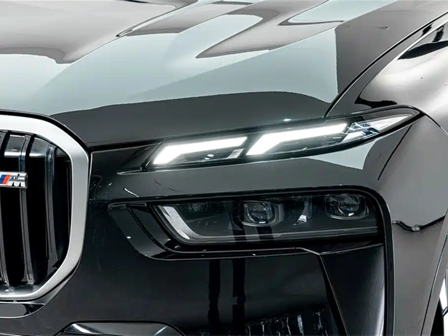 BMW X7 M60i 2025