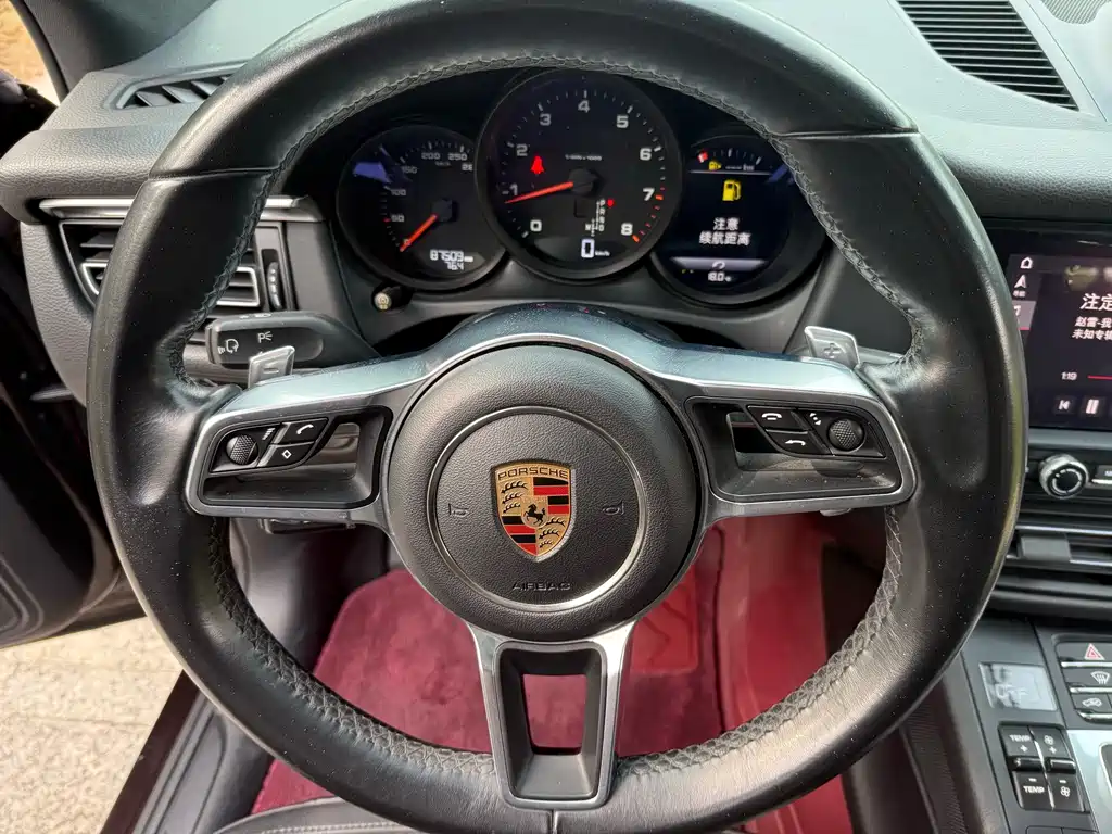 Porsche Macan 2019 — фото 23