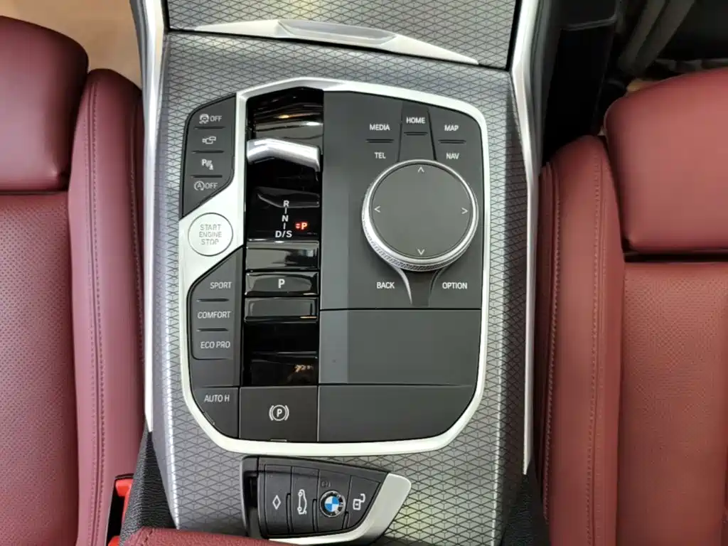 BMW 3 Series 2025 — фото 14