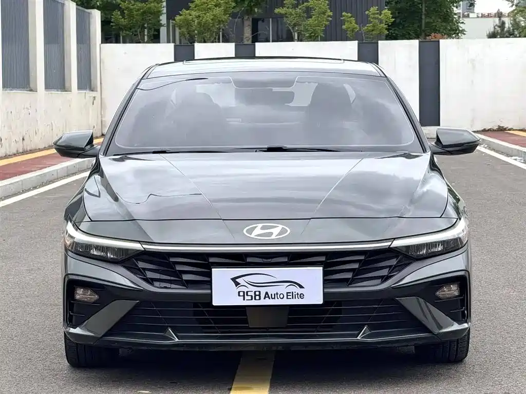 Hyundai Elantra 2023