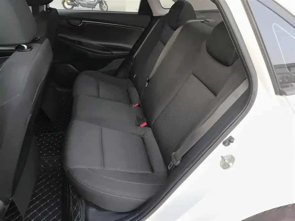 Hyundai Elantra 2019 — фото 13