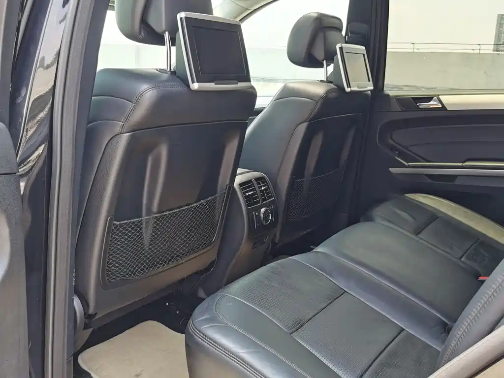 Mercedes-Benz M-Class AMG 2011 — фото 10