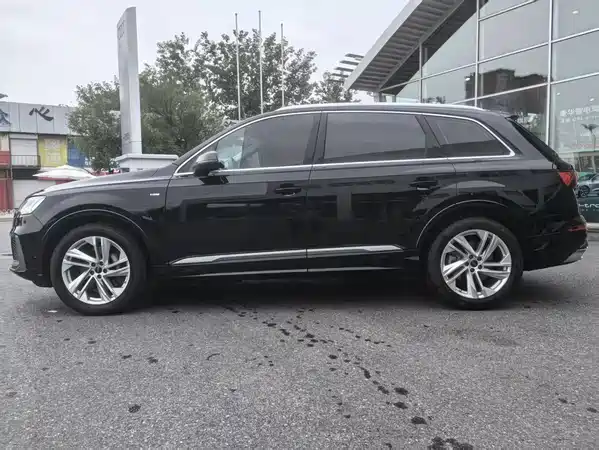 Audi Q7 2023