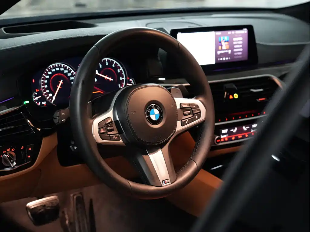 BMW 6 Series GT 2018 — фото 16