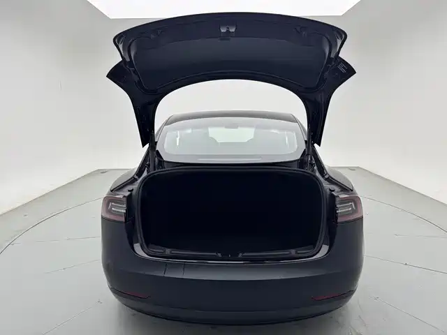 Tesla Model 3 2023 — фото 17
