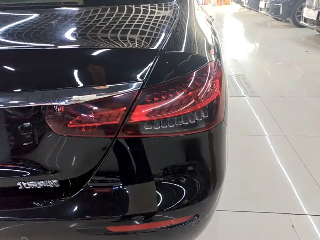 Mercedes-Benz E-Class 2023 — фото 8