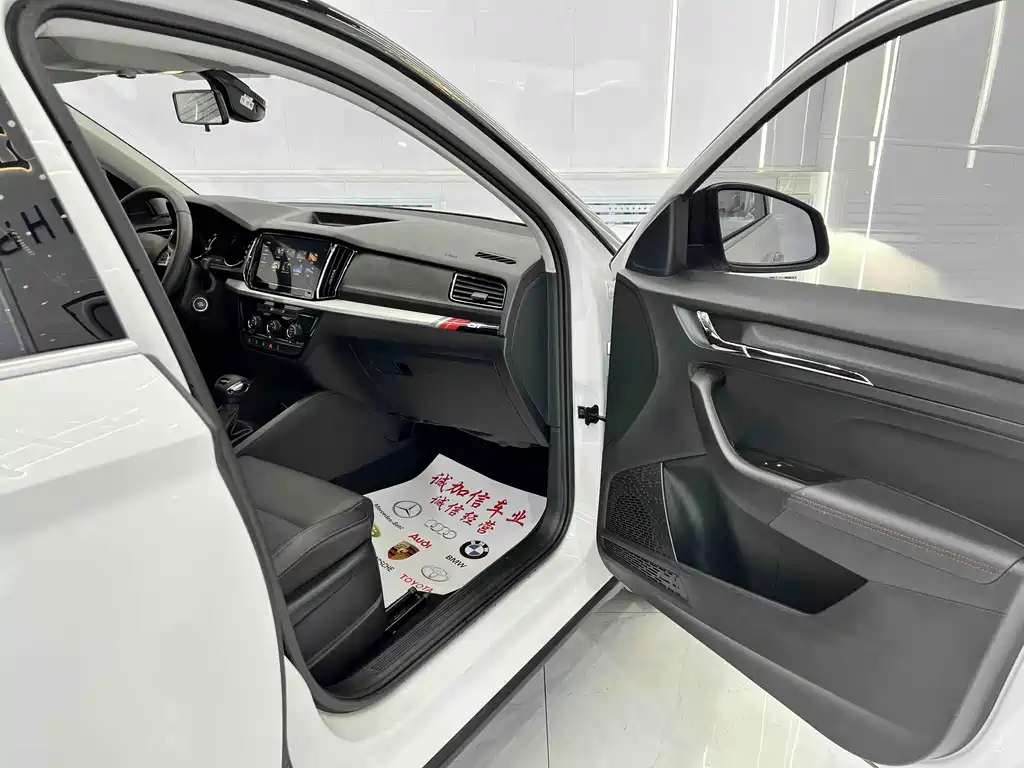 Skoda Kamiq 2023 — фото 16