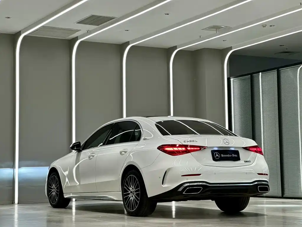 Mercedes-Benz C-Class 2025 — фото 11