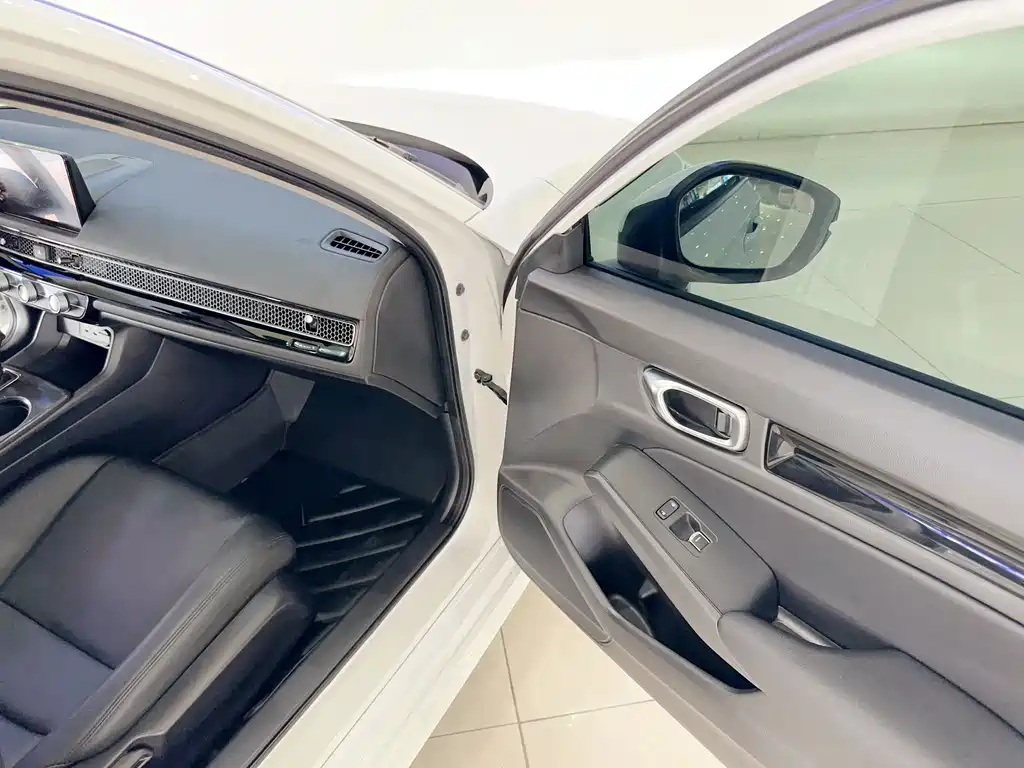 Honda Civic 2024 — фото 10