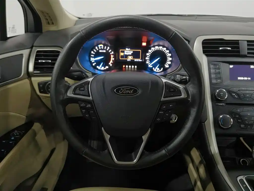 Ford Mondeo 2014 — фото 11