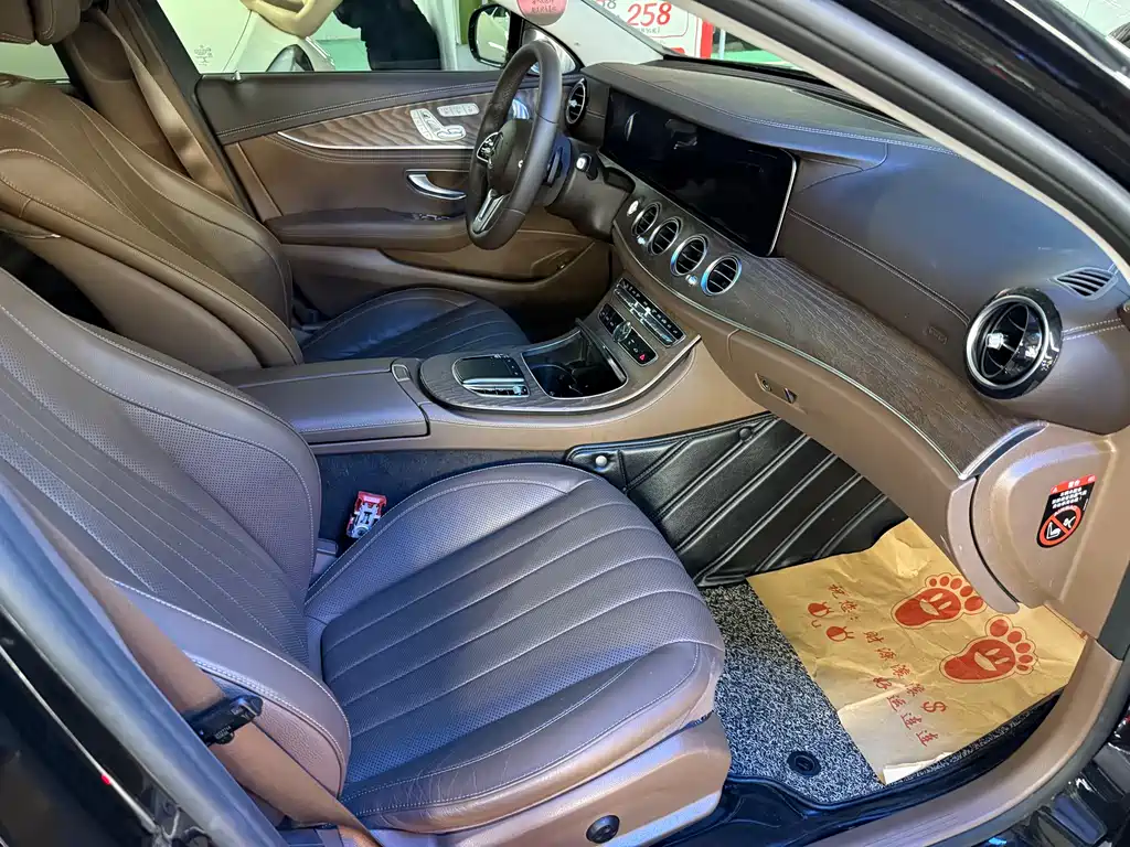 Mercedes-Benz E-Class 2020 — фото 11