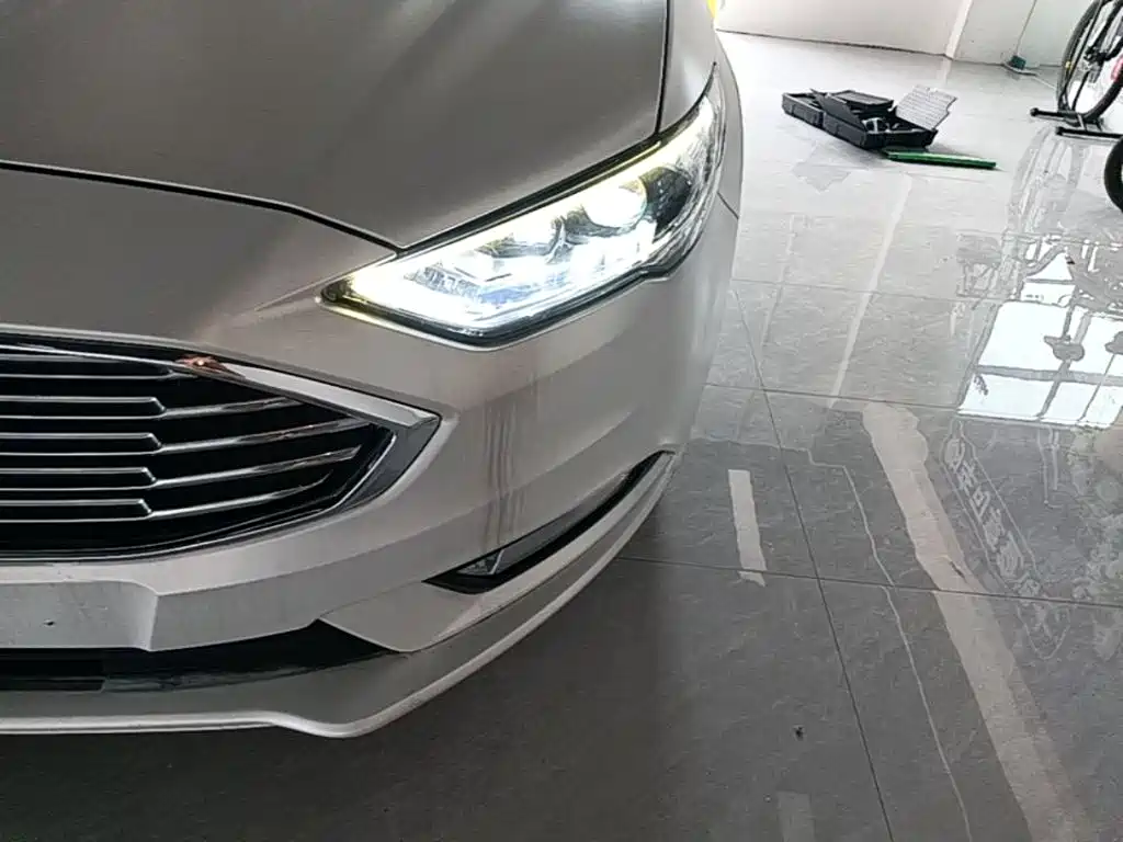 Ford Mondeo New Energy 2019 — фото 24