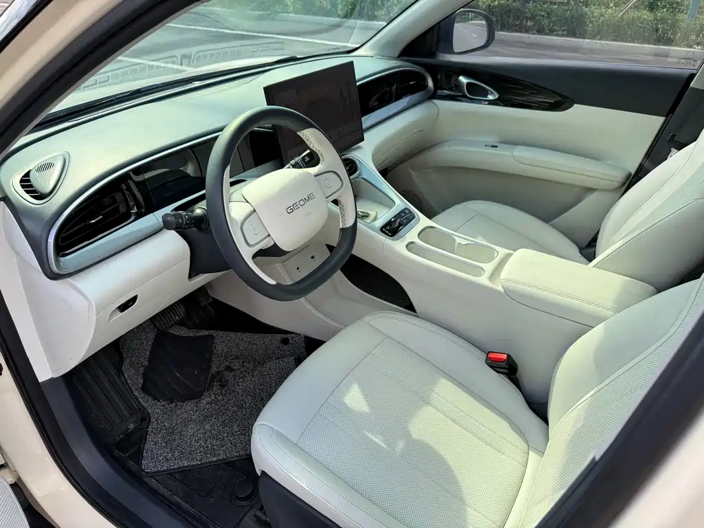 Geely Galaxy Starwish 2025 — фото 10