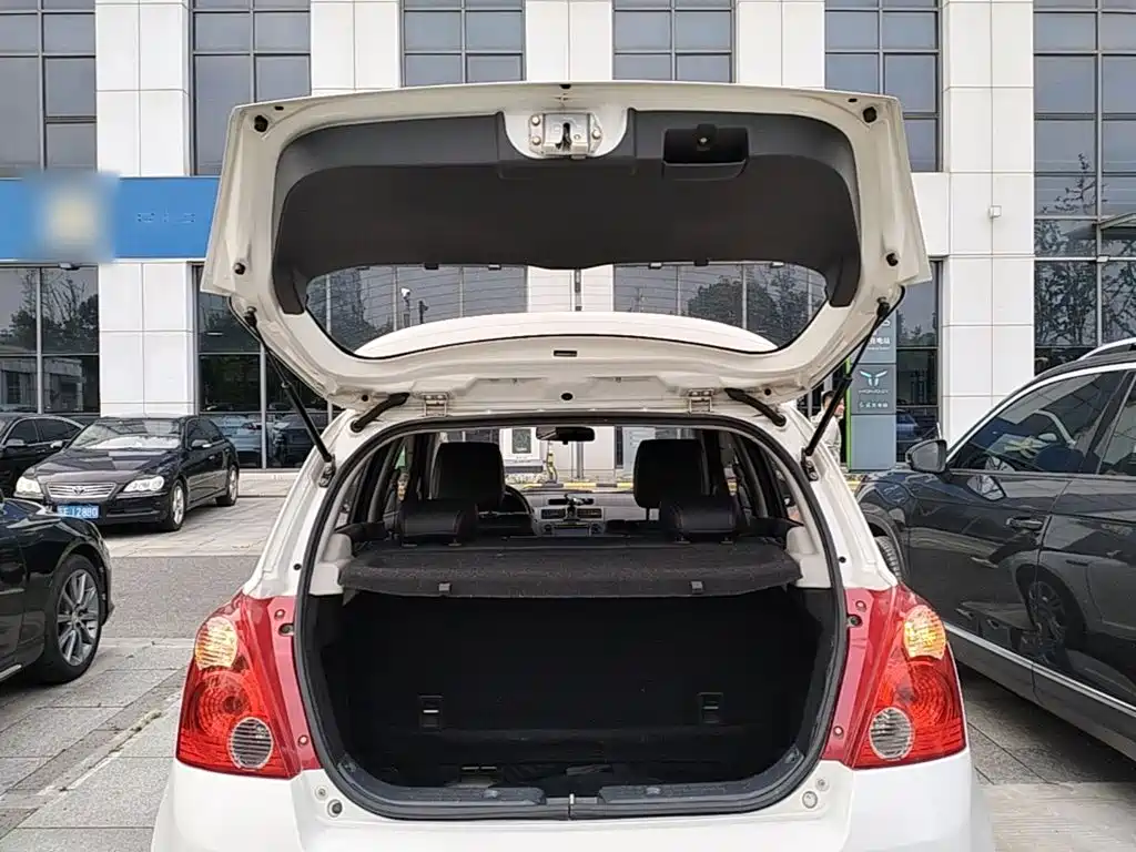 Suzuki Swift 2014 — фото 19