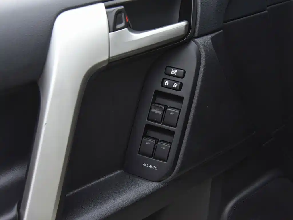 Toyota Prado 2019 — фото 8