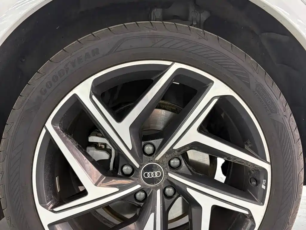 Audi Q6L E-Tron 2025 — фото 14