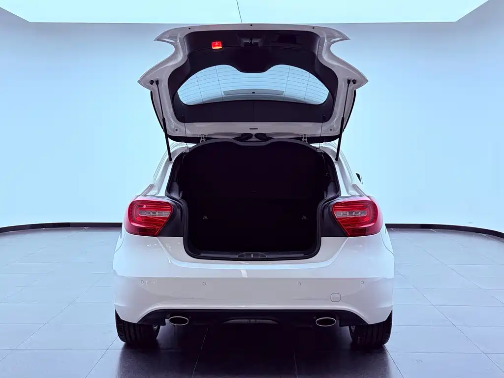 Mercedes-Benz A-Class 2014 — фото 27