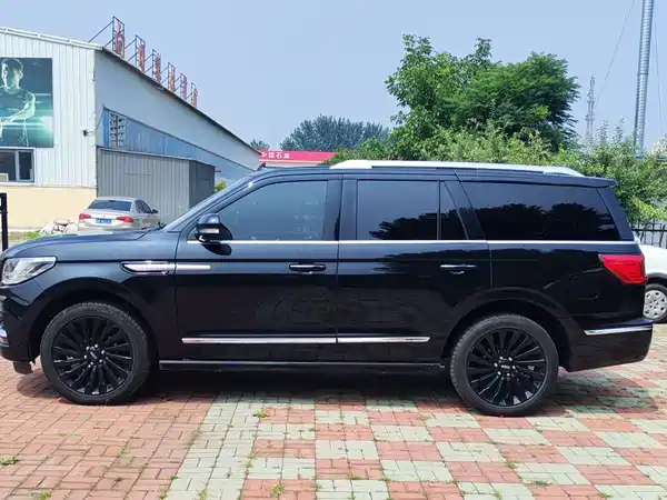Lincoln Navigator 2021