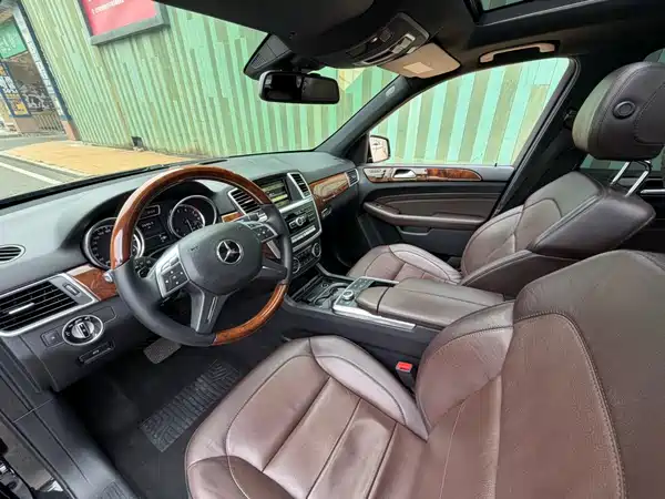 Mercedes-Benz M-Class 2012