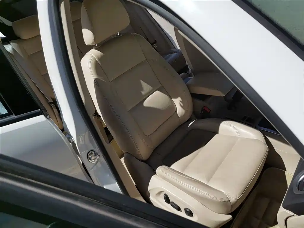 Volkswagen Tiguan 2015 — фото 25