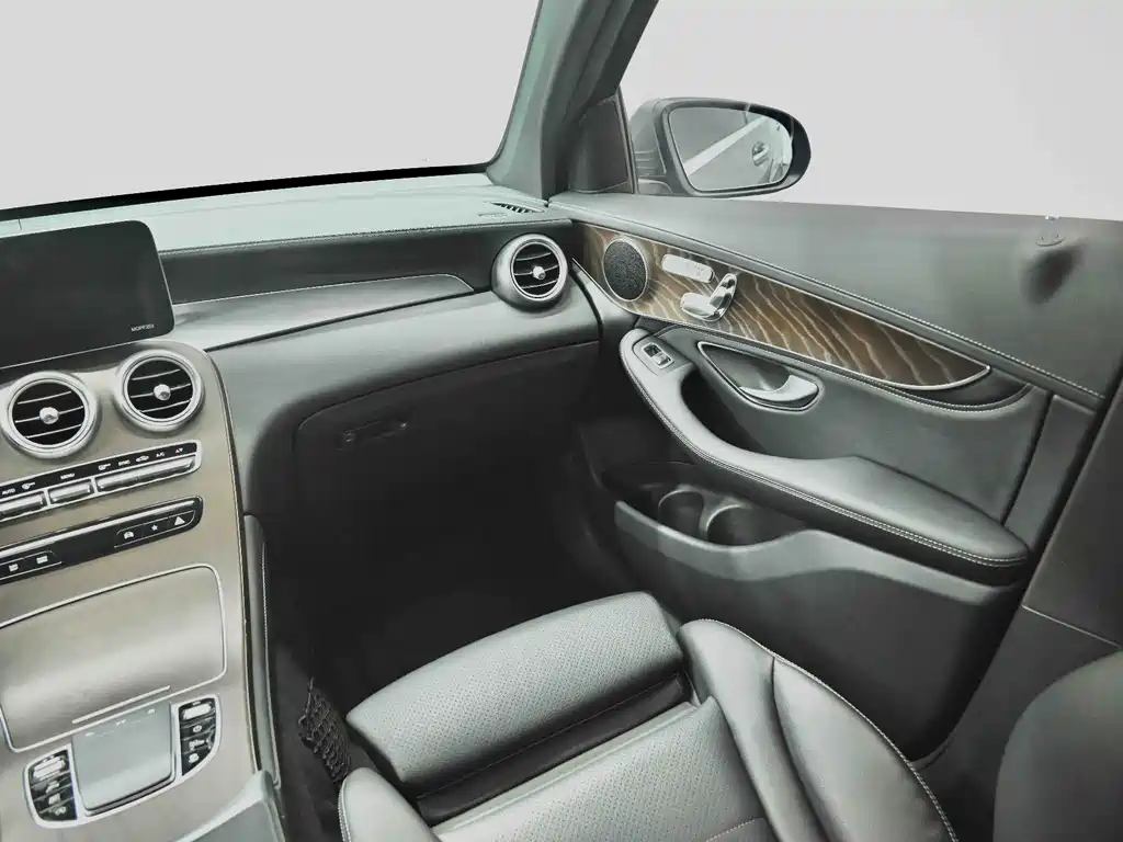 Mercedes-Benz GLC 2020 — фото 31