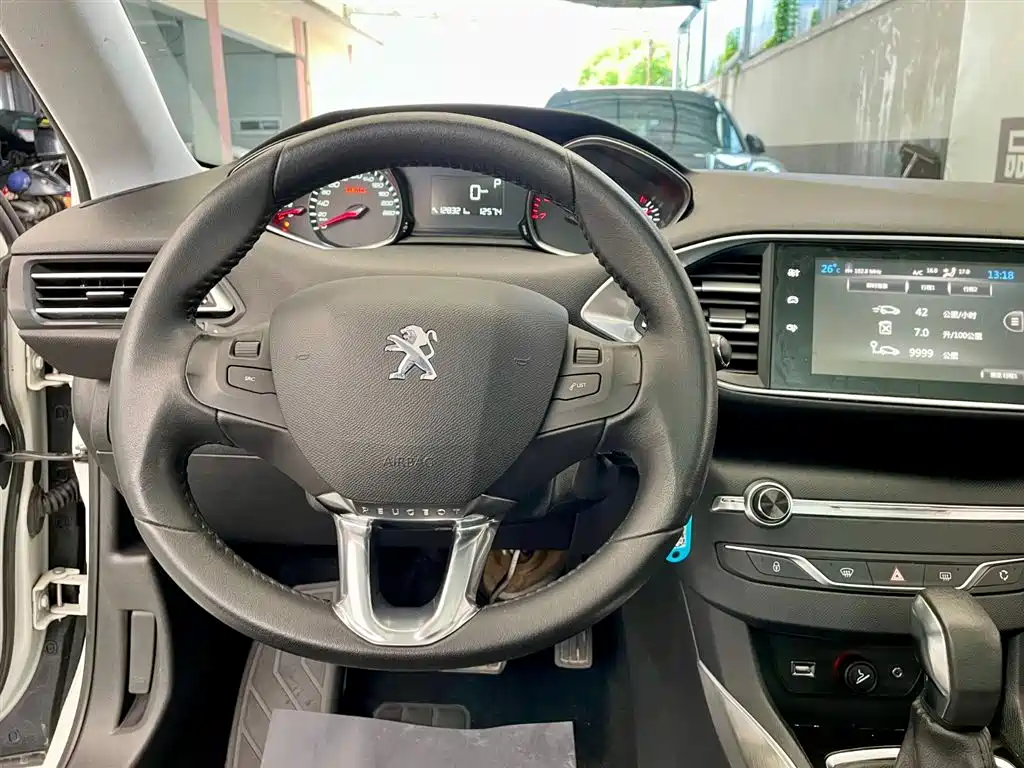 Peugeot 308S 2016 — фото 13