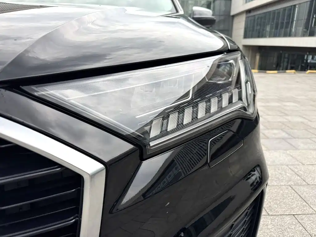 Audi Q7 2024