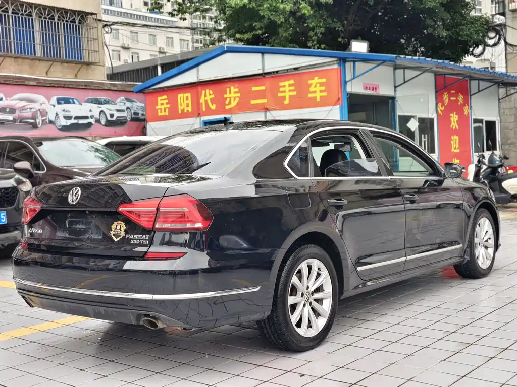 Volkswagen Passat 2017 — фото 21