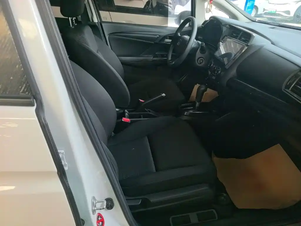 Honda Fit 2018 — фото 25