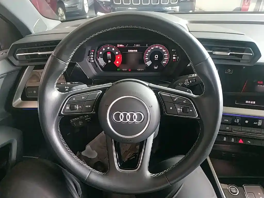 Audi A3 2024 — фото 11
