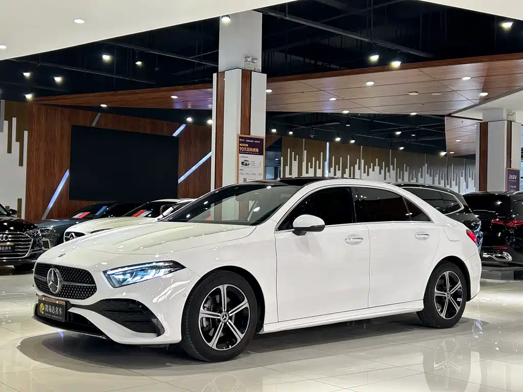 Mercedes-Benz A-Class 2024 — фото 1
