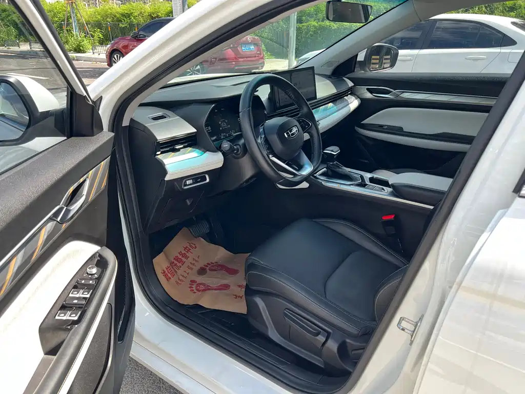 Geely Emgrand L 2022