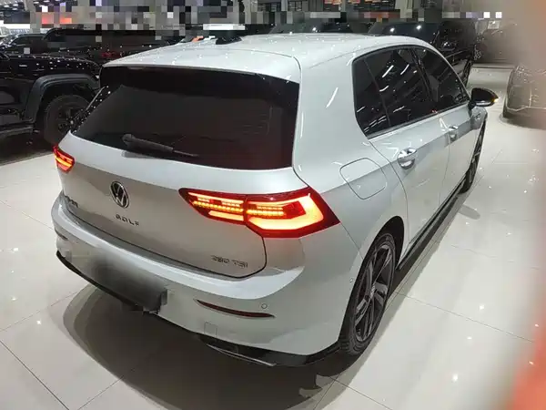 Volkswagen Golf 2021