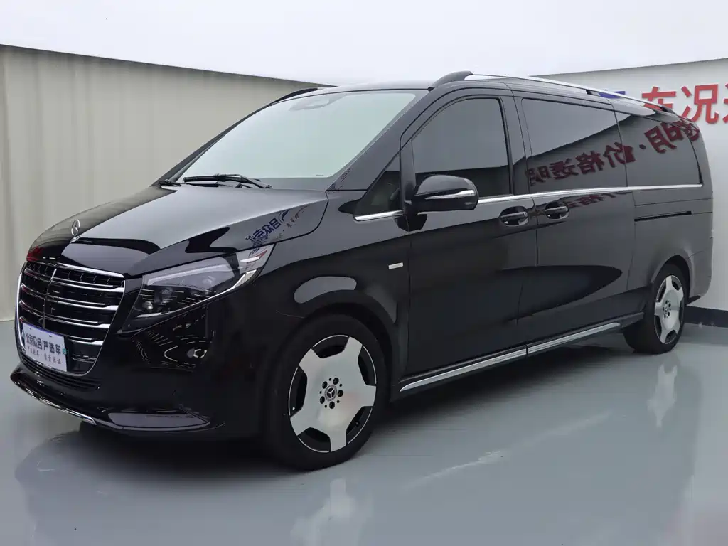 Mercedes-Benz V-Class 2025 — фото 1