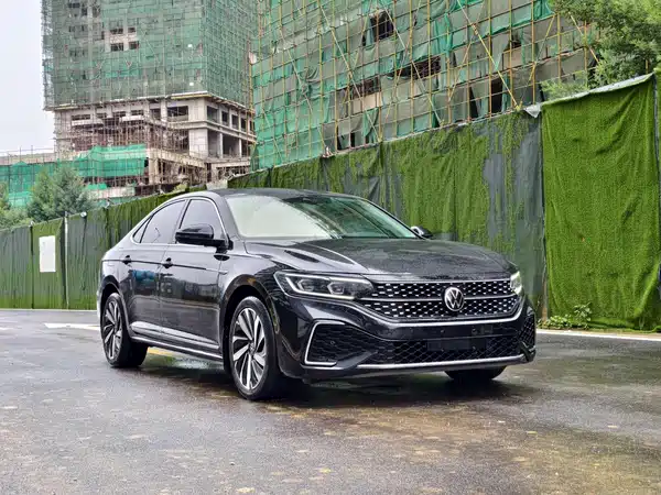 Volkswagen Passat 2022